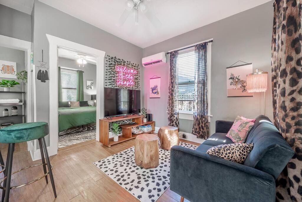 Jungle Themed Apt. Close To Coffee, Food + Shops! Tampa Exterior photo
